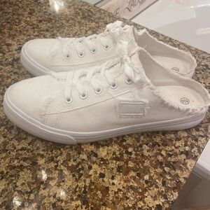 Amazon Women's White Frayed Canvas Sneakers